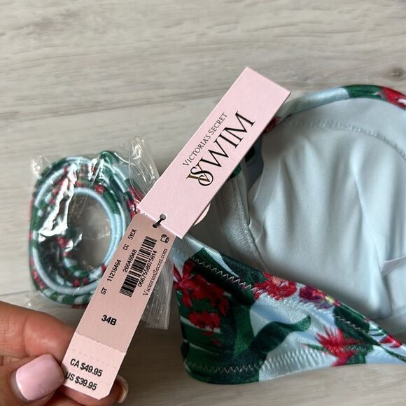 VICTORIA'S SECRET SWIM
Mix & Match Twist Push-Up Bandeau Top Blue Palm Print 34B - Picture 7 of 7